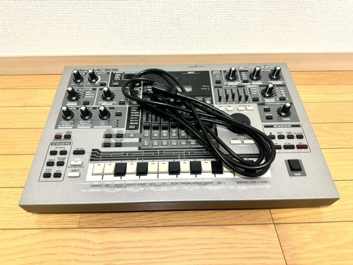 roland mc-505 groove box 通電確認済み　電源コード付き　Roland ローランド Groovebox グルーヴ ボックス _画像8