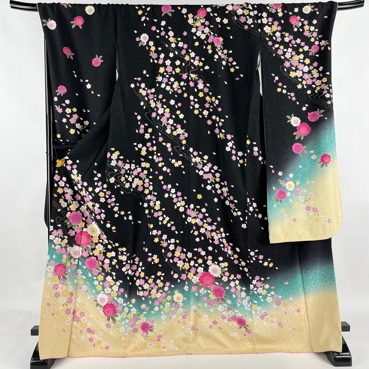 振袖 身丈170.5cm 裄丈72cm L 袷 桜 桜の花びら 金通し 箔 黒 正絹 美品 逸品