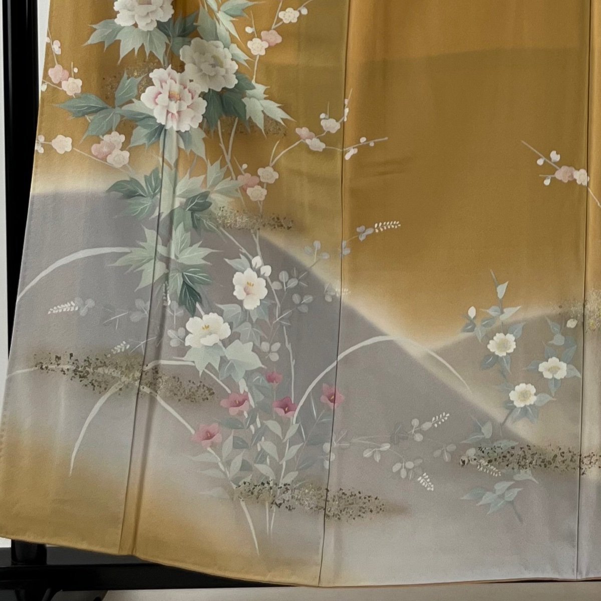 訪問着 身丈158cm 裄丈64cm M 袷 草花 山 金銀彩 ぼかし 山吹茶色 正絹 秀品 【中古】_バイセル 14088_2