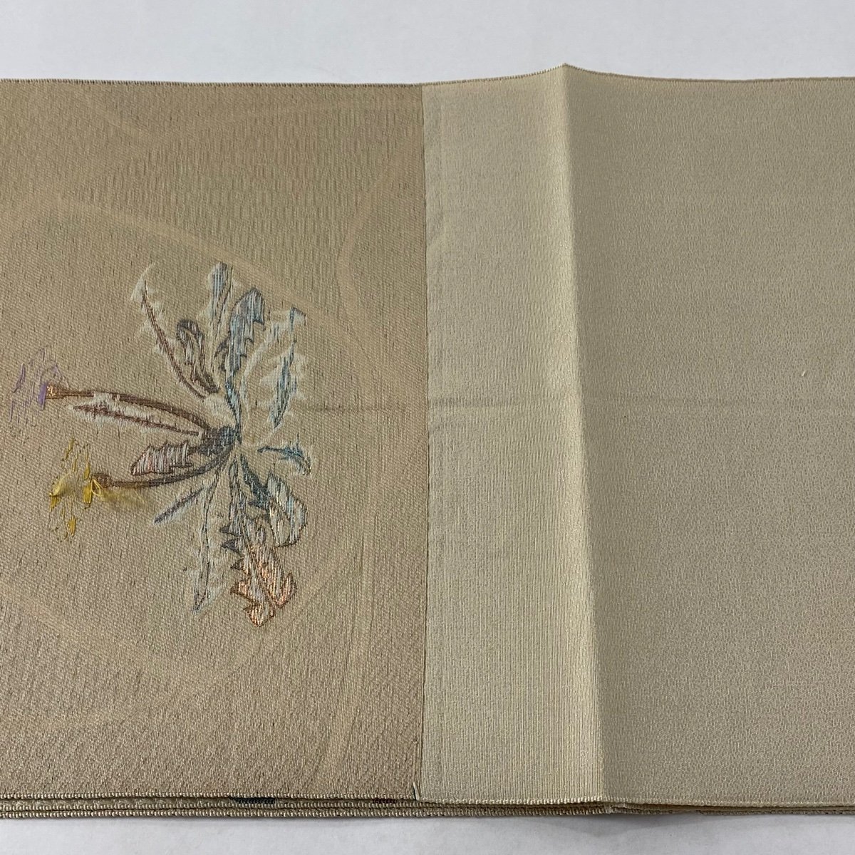 名古屋帯 美品 優品 たんぽぽ 枝花 箔 薄茶色 正絹 【中古】_バイセル 14118_4