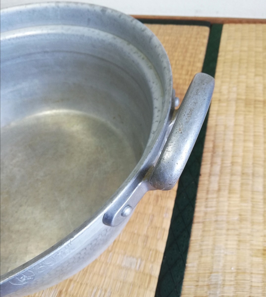 業務用 両手鍋 厨房用品 アルミ製 打ち出し鍋 大型 39cm 16L 調理器具 大鍋 厨房機器_画像5