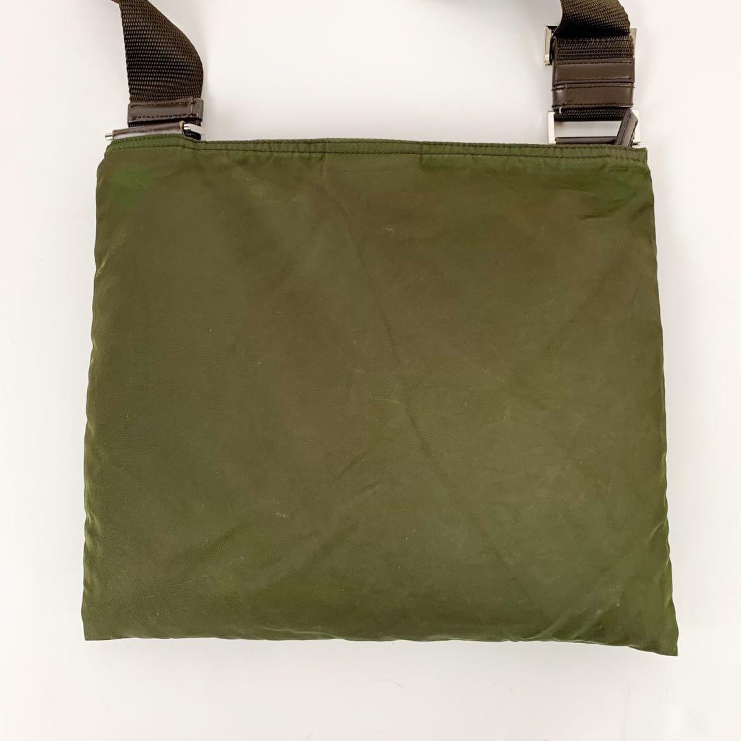 美品 PRADA プラダ ショルダーバッグ クロスボディバッグ 白タグ 美品 PRADA プラダ ショルダーバッグ クロスボディバッグ 白タグ