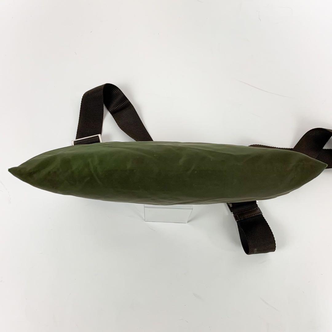 美品 PRADA プラダ ショルダーバッグ クロスボディバッグ 白タグ 美品 PRADA プラダ ショルダーバッグ クロスボディバッグ 白タグ