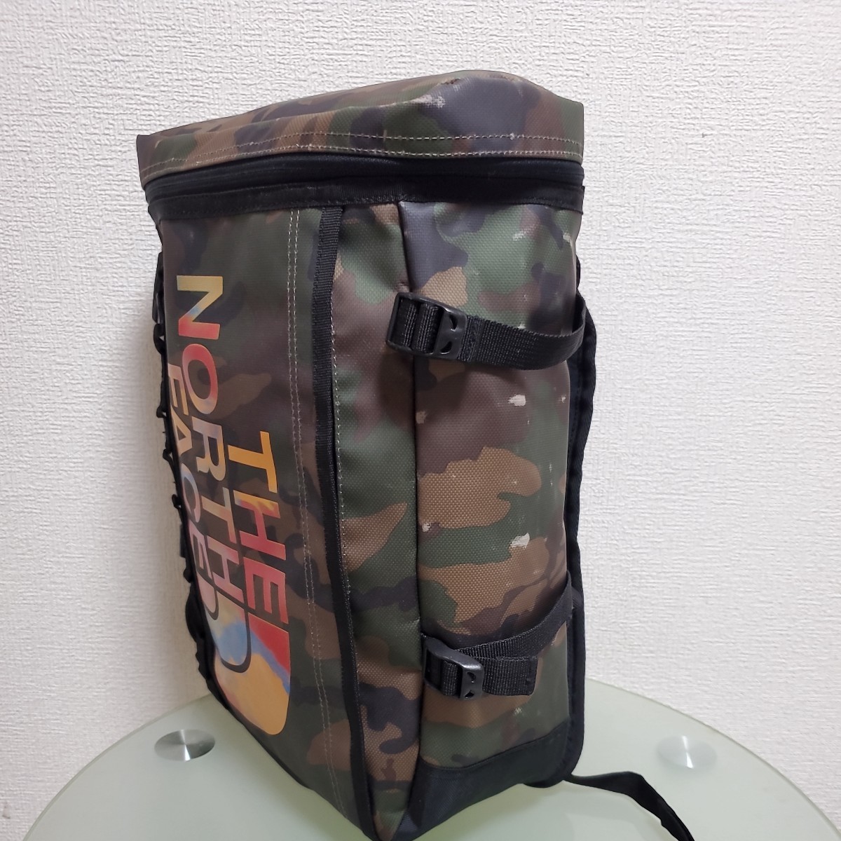 ザノースフェイス リュックサック ヒューズボックス 迷彩 - バッグ