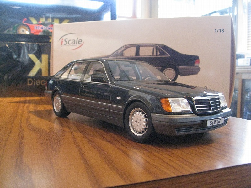 即決可New海外i Scale1/18メルセデスベンツS500(W140) 1994 Sクラス ブルーブラック系☆750pcs限定 故ダイアナ妃_画像4