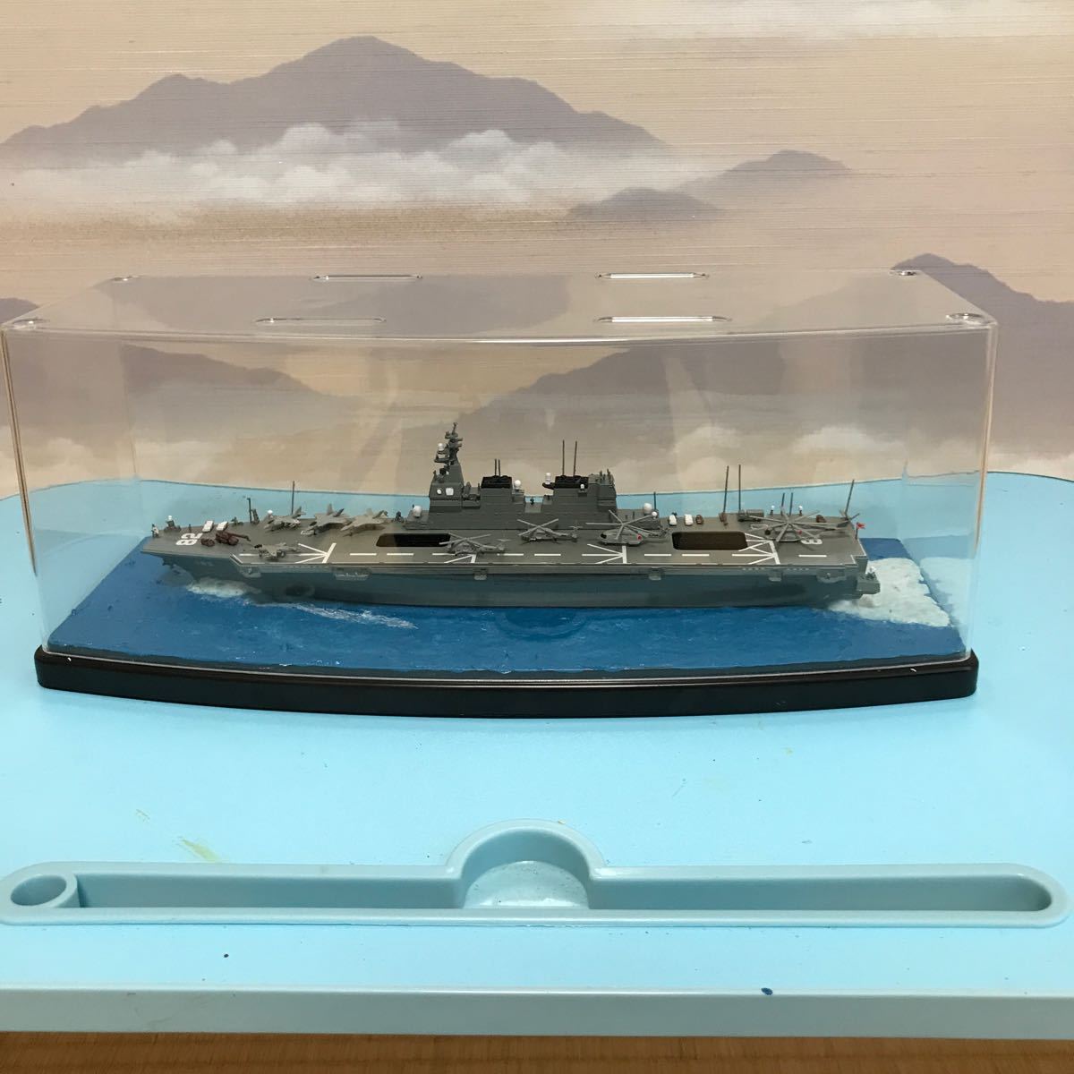 アオシマ　護衛艦いせ　1/700 ジオラマ 完成品　ケース付きです。ケース付なので埃から守れます。 _画像1