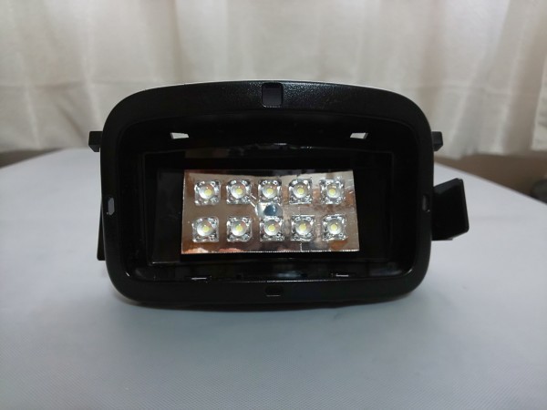 37-17タイプ専用 LEDナンバー灯球 新型プロフィア・レンジャー・デュトロ 17年モデル 高輝度LED 8.000mcd 10発使用 送料無料（定形外郵便）_取り付け状態。