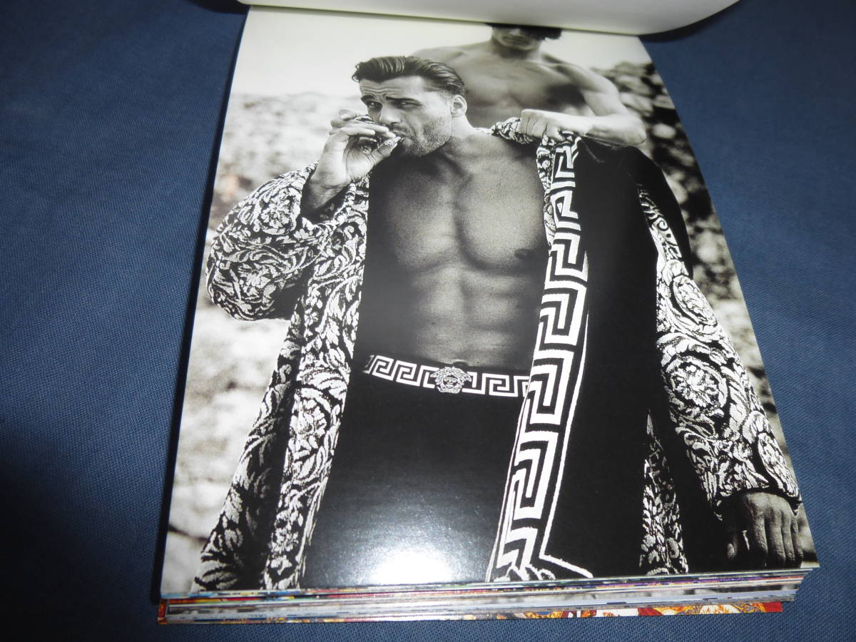 稀少「Gianni Versace 30postcards」ヴェルサーチ　ポストカード30枚　美形男性・女性モデル　裸体・肉体美_画像4