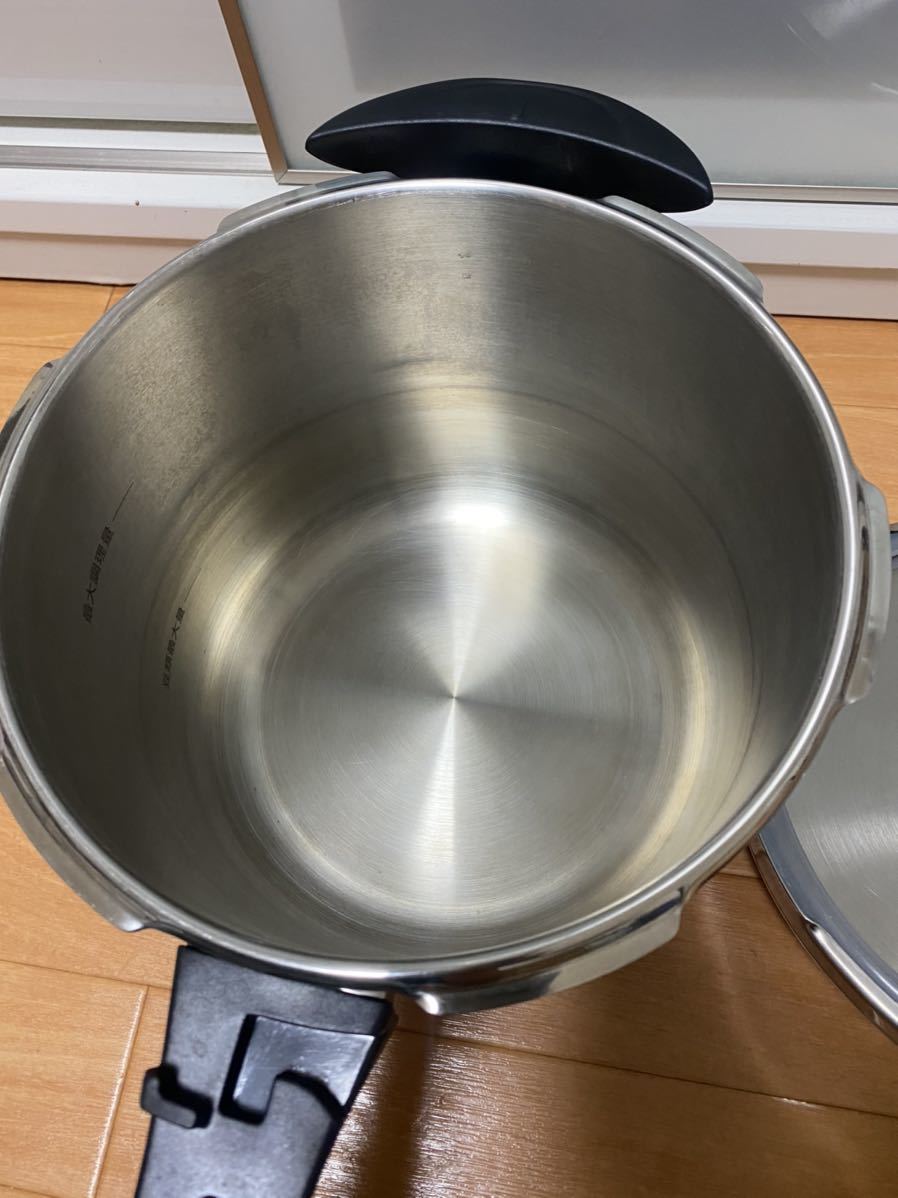 【USED】 パール金属 家庭用圧力鍋 H-5145 6.5L ステンレス 片手鍋 調理器具 SGマーク 簡単調理 圧力鍋 IH対応 100サイズ_画像5