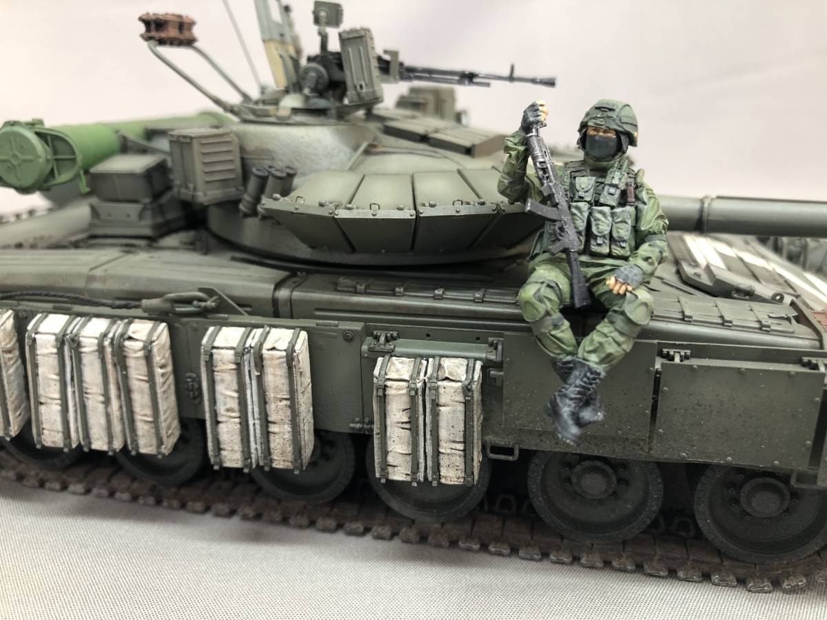 1/35 ソビエト Ｔ-80戦車 ＆ 戦闘員2名_画像6