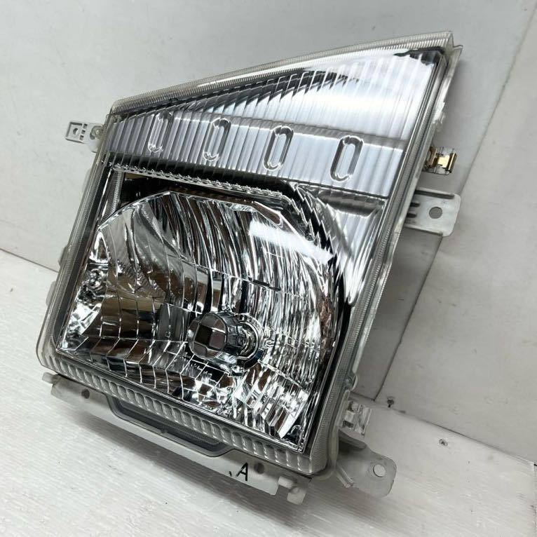 送料込 即決 エルフ NJR85/NHR85 純正 ハロゲン 左 ヘッドライト 送料込 即決 エルフ NJR85/NHR85 純正 ハロゲン 左 ヘッドライト