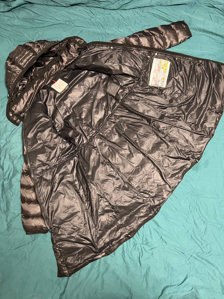 Lサイズ【未使用】MONCLER HERMINE エルミンヌ ダウンジャケット Lサイズ【未使用】MONCLER HERMINE エルミンヌ ダウンジャケット