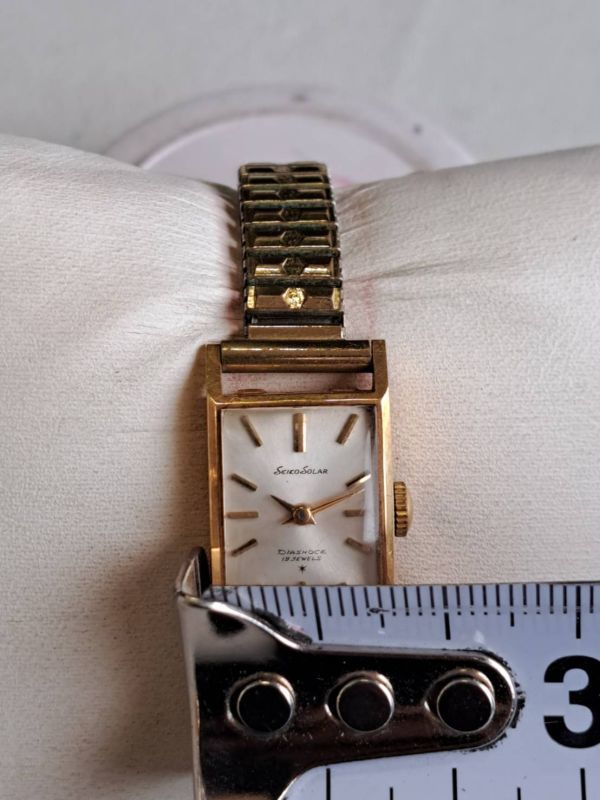 山 : SEIKO SOLAR DIASHOCK 19JEWELS K18 金無垢 手巻き レディス 腕時計 稼働品_画像4