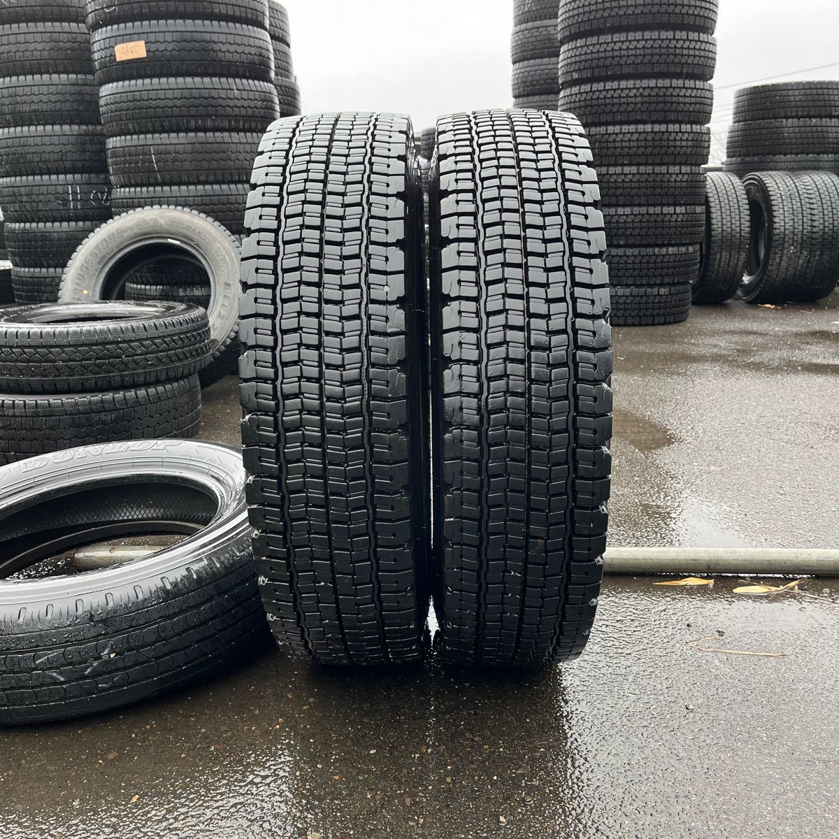 750R16 14PR 中古　BRIDGESTONE, W990　 激安美品　2本セット：12000円_画像1