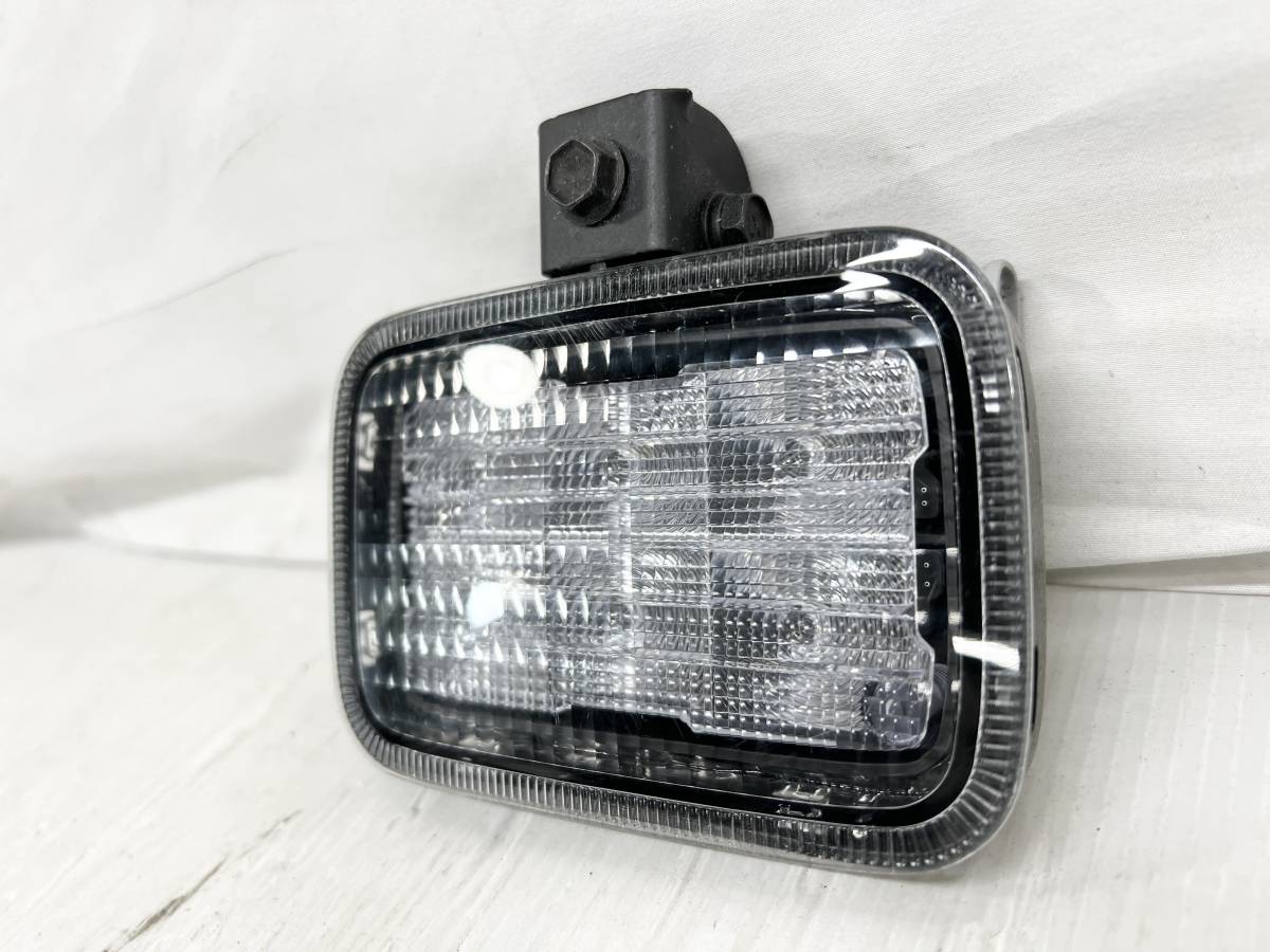 ＊新車外し 送料込＊即決 ダイハツ ハイゼットトラック S500P S510P 純正 LED ワークランプ ICHIKO 9258 リア 作業灯 ライト 1694の画像3