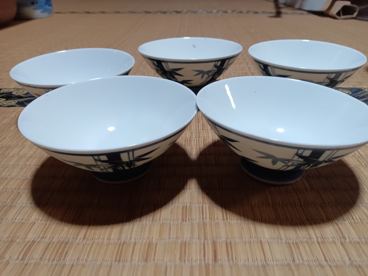 【旧家の蔵から】青竹模様 染付 4客 陶器製 茶碗（1） 　昭和レトロ アンティーク123923_画像2