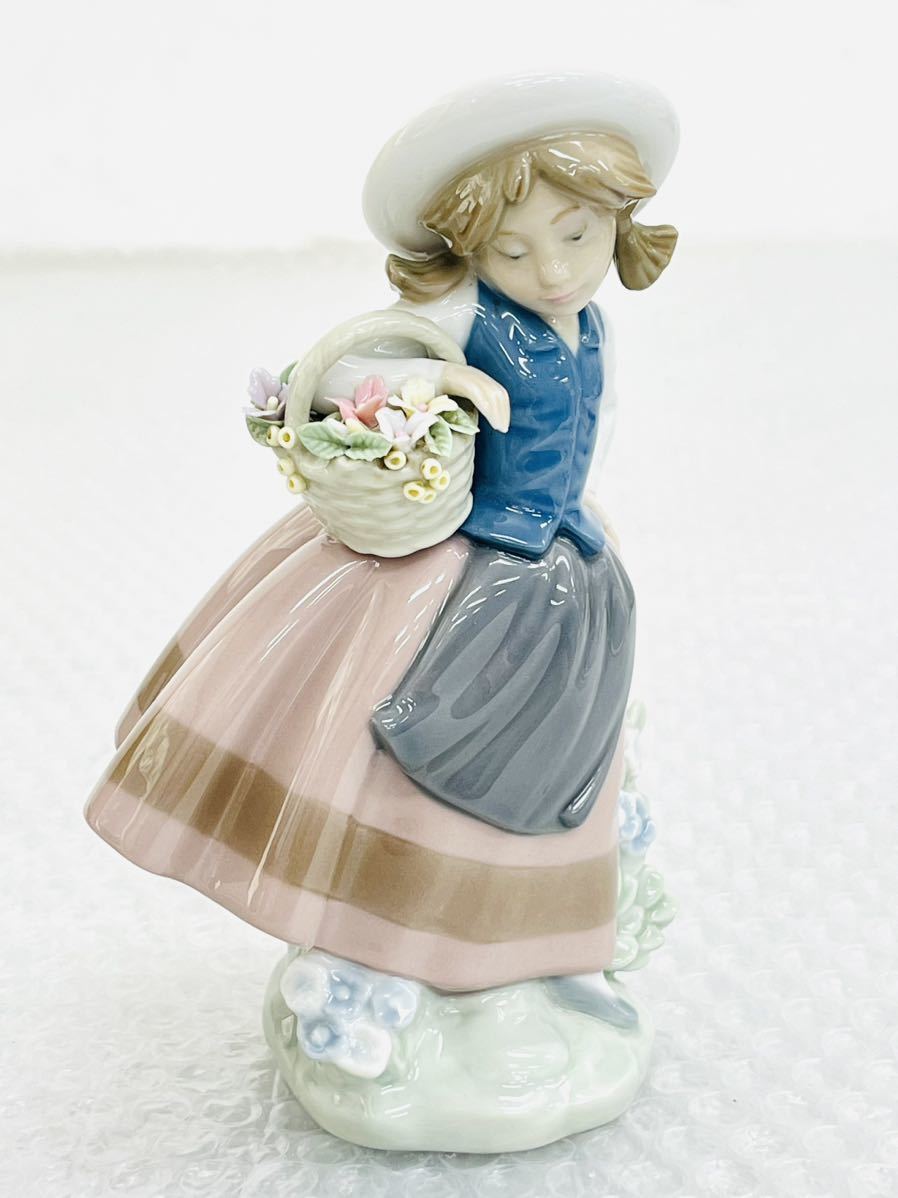 I♪ LLADRO リヤドロ フィギュリン 甘い花の香り 骨董 フィギュア 人形 陶器 アンティーク 置物 インテリア 少女 _画像1