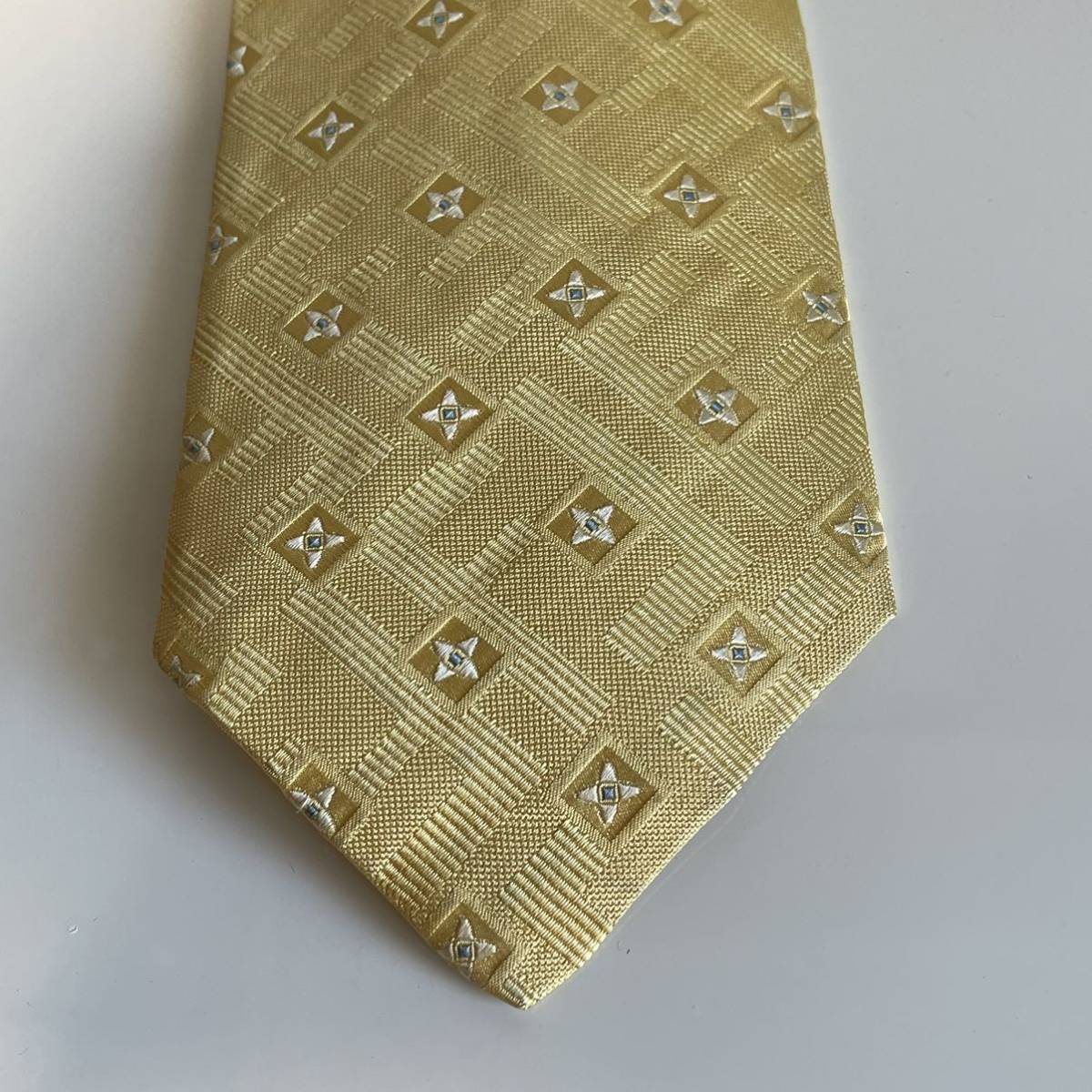 FENDI( Fendi ) желтый цвет teka Zucca рисунок галстук 