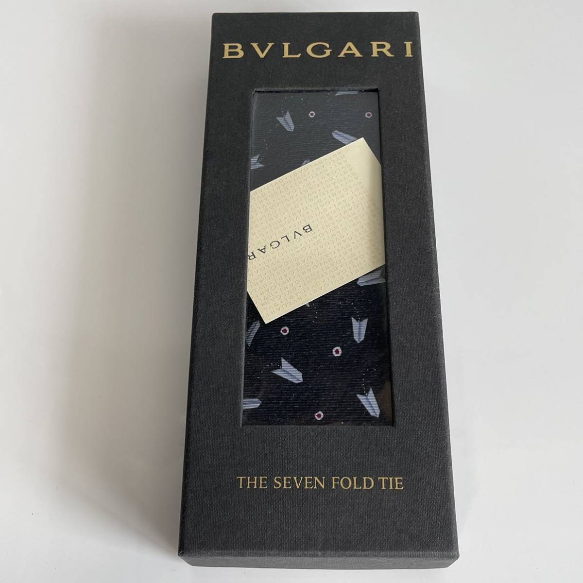 ブルガリ（BVLGARI） ネイビー羽セッテピエゲネクタイ 新品　未使用　タグ付き　箱付き
