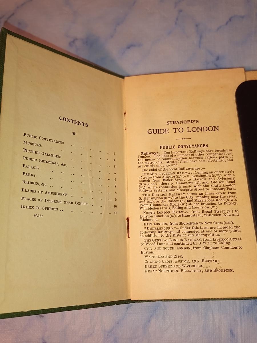 RPS04323SW1「Bacon's Ruby Map of London and Suburbs with Index and Stranger's Guide」Published by G.W. Bacon, London, 1940_画像2