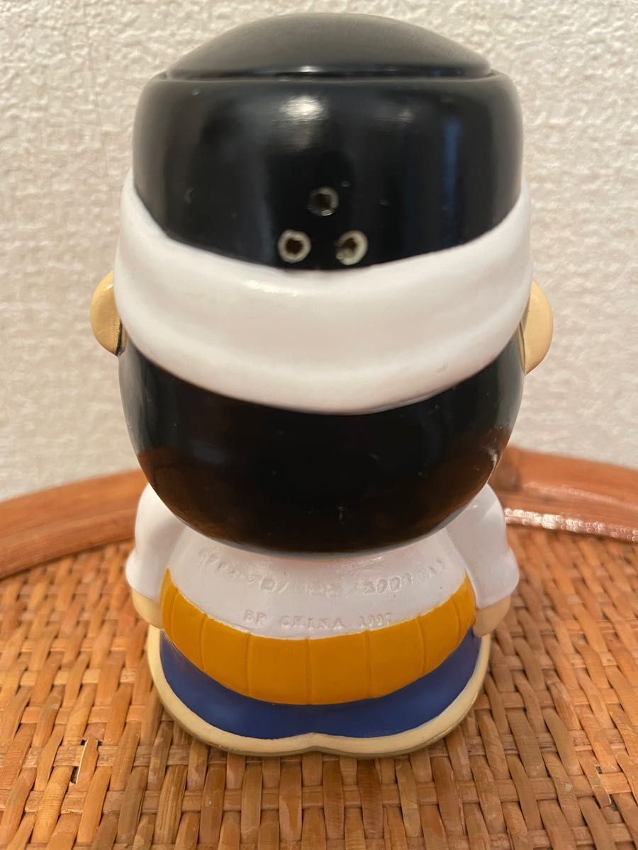 レトロ天才バカボンしゃべる貯金箱　パパ　本官 Amazon.co.jp: 天才バカボン しゃべる貯金箱 本官さん 目ん玉