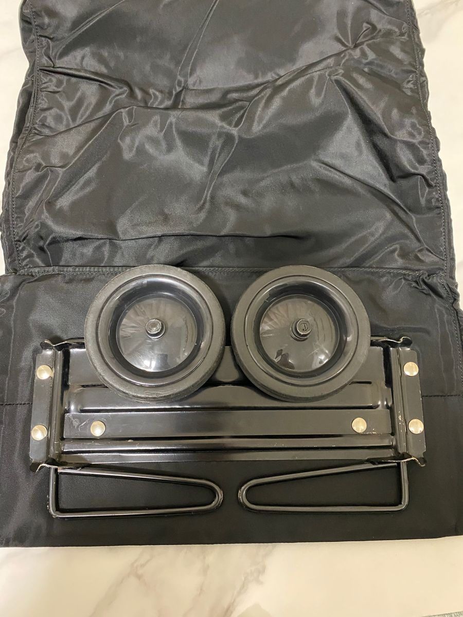 PRADA キャスター付きバッグ 折りたたみ キャリーバッグ 黒 PRADA キャスター付きバッグ 折りたたみ キャリーバッグ 黒
