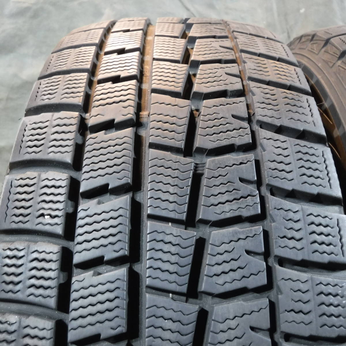 8分山 WINTER MAXX ウインターマックス WM01 205/60R16 DUNLOP(ダンロップ) 愛知手渡し,交換可 個人宅配送不可 中古スタッドレス 809-86_画像5