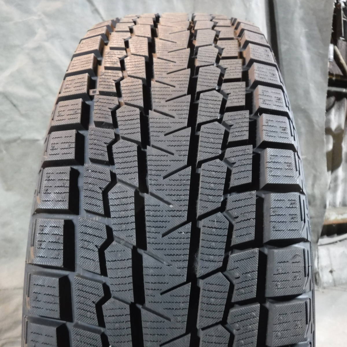 9.9分山 ice GUARD アイスガード G075 225/65R17 中古1本 YOKOHAMA(ヨコハマ) 愛知手渡し,交換可 個人宅配送不可 832-20_画像1