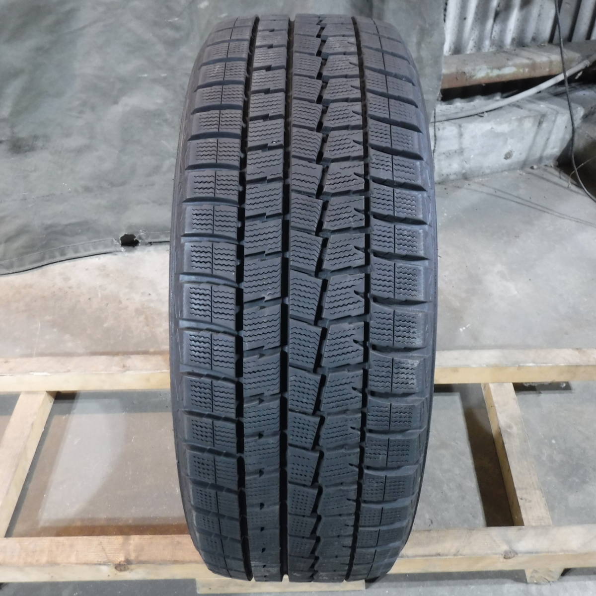 9分山 品質良し WINTER MAXX ウインターマックス WM01 225/55R17 中古1本 DUNLOP(ダンロップ) 愛知手渡し,交換可 個人宅配送不可 852-20_画像1