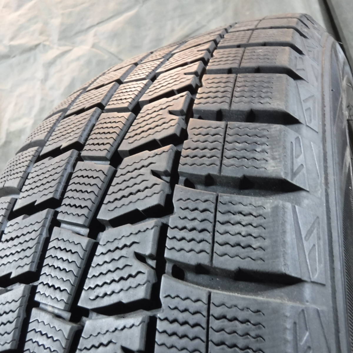 9分山 品質良し WINTER MAXX ウインターマックス WM01 225/55R17 中古1本 DUNLOP(ダンロップ) 愛知手渡し,交換可 個人宅配送不可 852-20_画像4