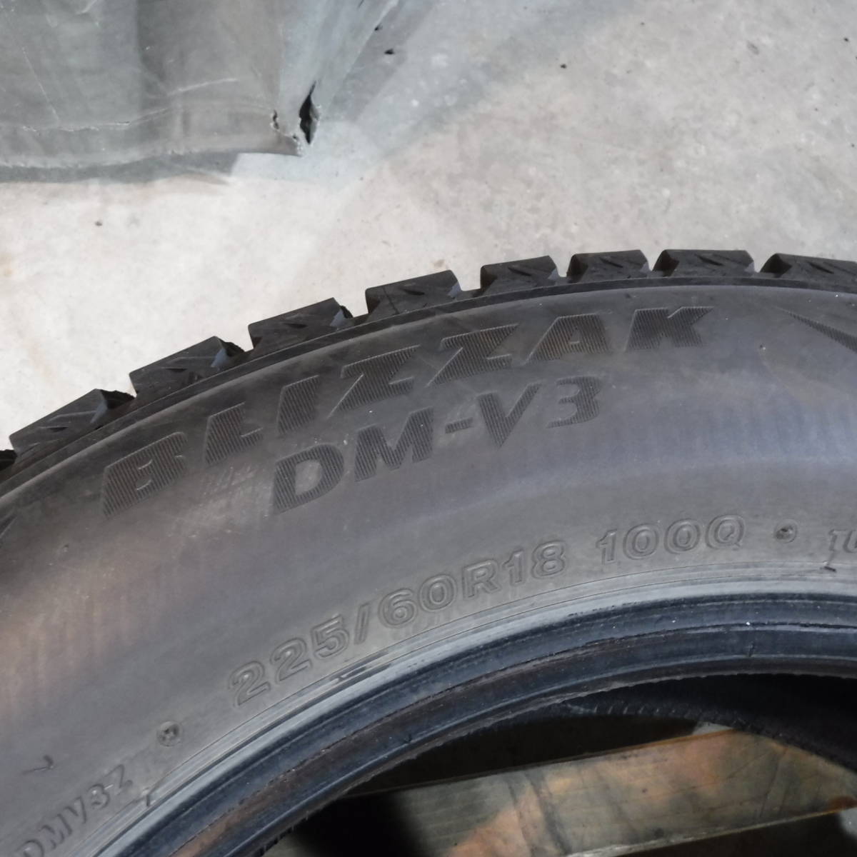 品質良し 8分山 20年製 BLIZZAK ブリザック DM-V3 225/60R18 中古1本 BRIDGESTONE(ブリヂストン) 愛知手渡し,交換可 個人宅配送不可 856-20_画像6