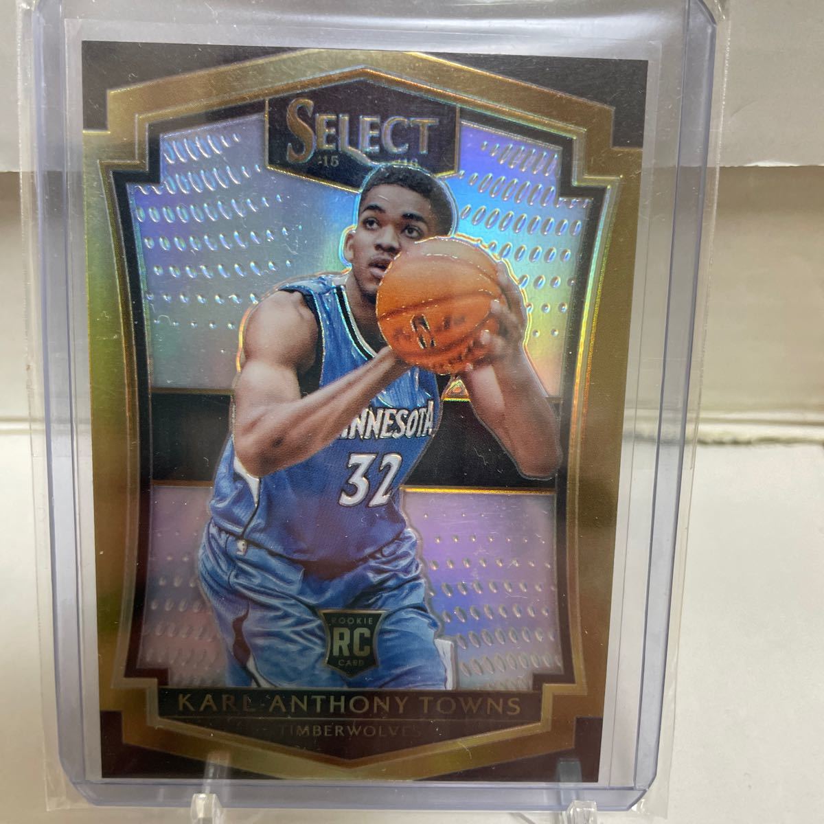 2015-16 PANINI SELECT KARL-ANTHONY TOWNS RC silver PRIZM カードNO.136 ルーキープリズム_画像1