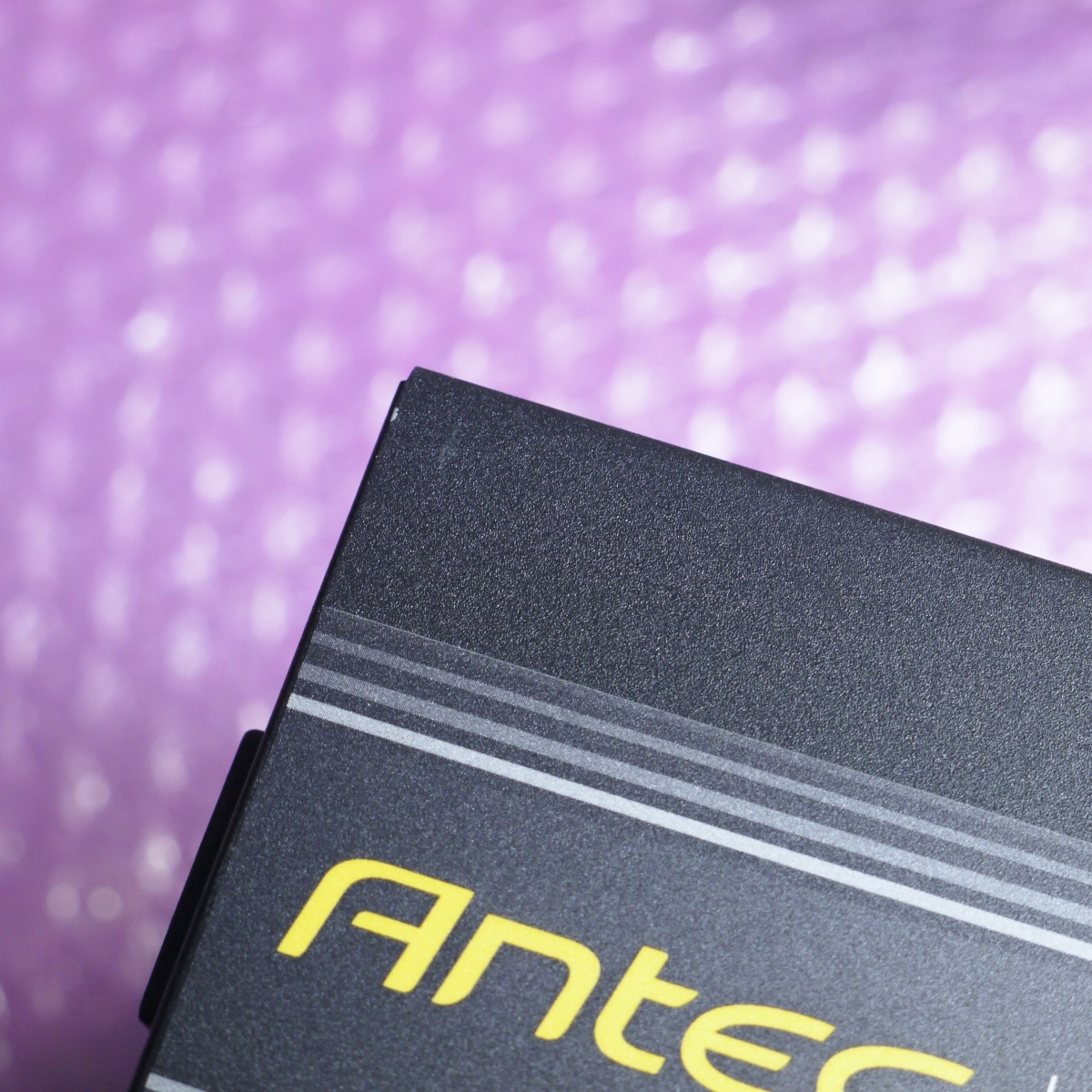 ANTEC NeoECO GOLD NE550G 80PLUS GOLD認証 550W セミプラグイン ATX電源_端に擦り傷がございます