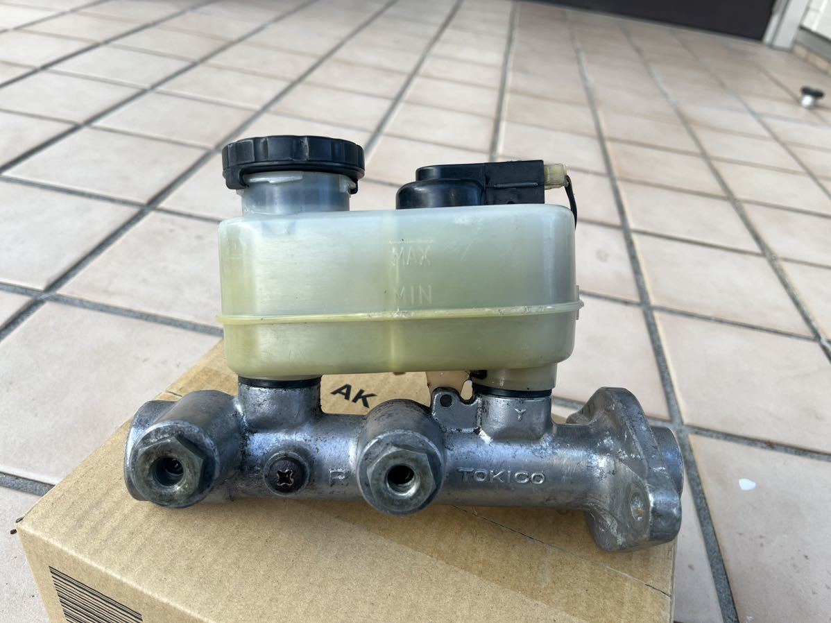 DR30スカイライン ブレーキマスターシリンダー7/8インチ トキコ DR30スカイライン ブレーキマスターシリンダー7/8インチ トキコ
