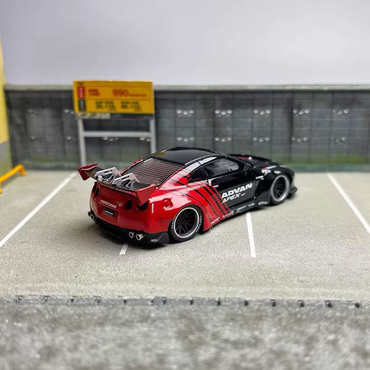 1/64 MC NISSAN LBWK GTR R35 1.5 Advan 日産　アドバン_画像2