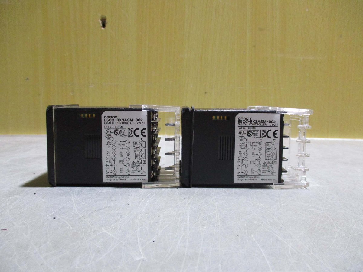 中古 Omron E5CC-RX3ASM-002 温度調節器 2個(R50921CDE013)_画像1