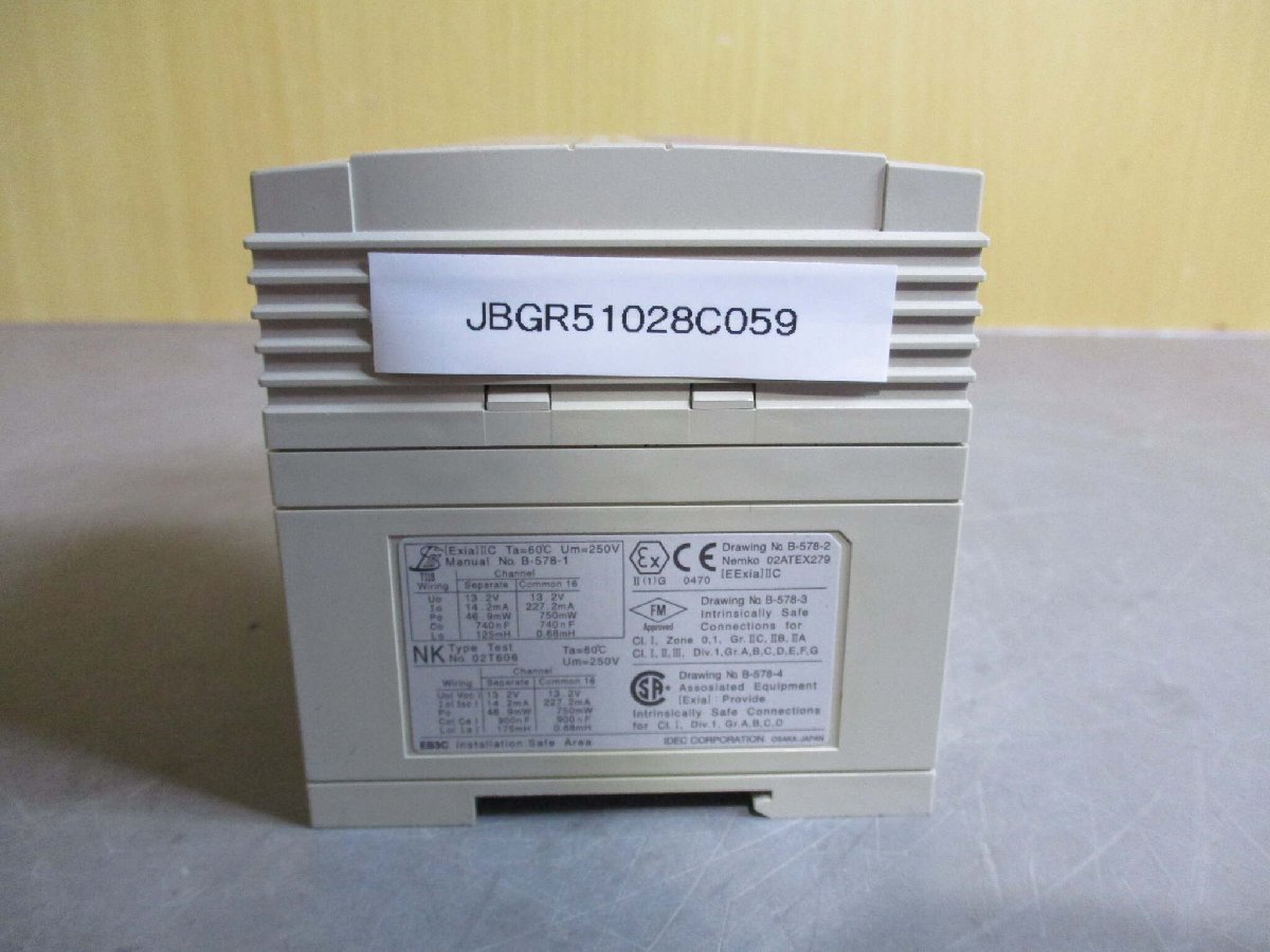 中古 IDEC Safety Gate Relay EB3C-R05A セーフティ ゲート リレー (JBGR51028C059)_画像1