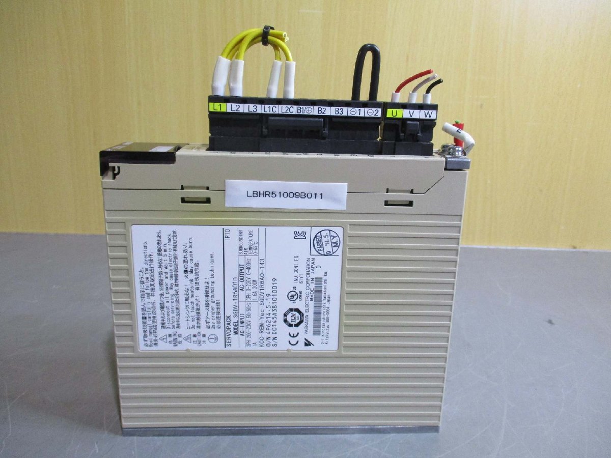 中古Yaskawa SERVO PACK SGDV-1R6A01B サーボパック 200W(LBHR51009B011)_画像1