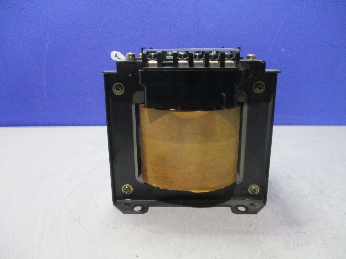 中古 TOYOZUMI isolation transformer SD21-500A CAP 500VA トランス変圧器 (JBAR51107E018)_画像3