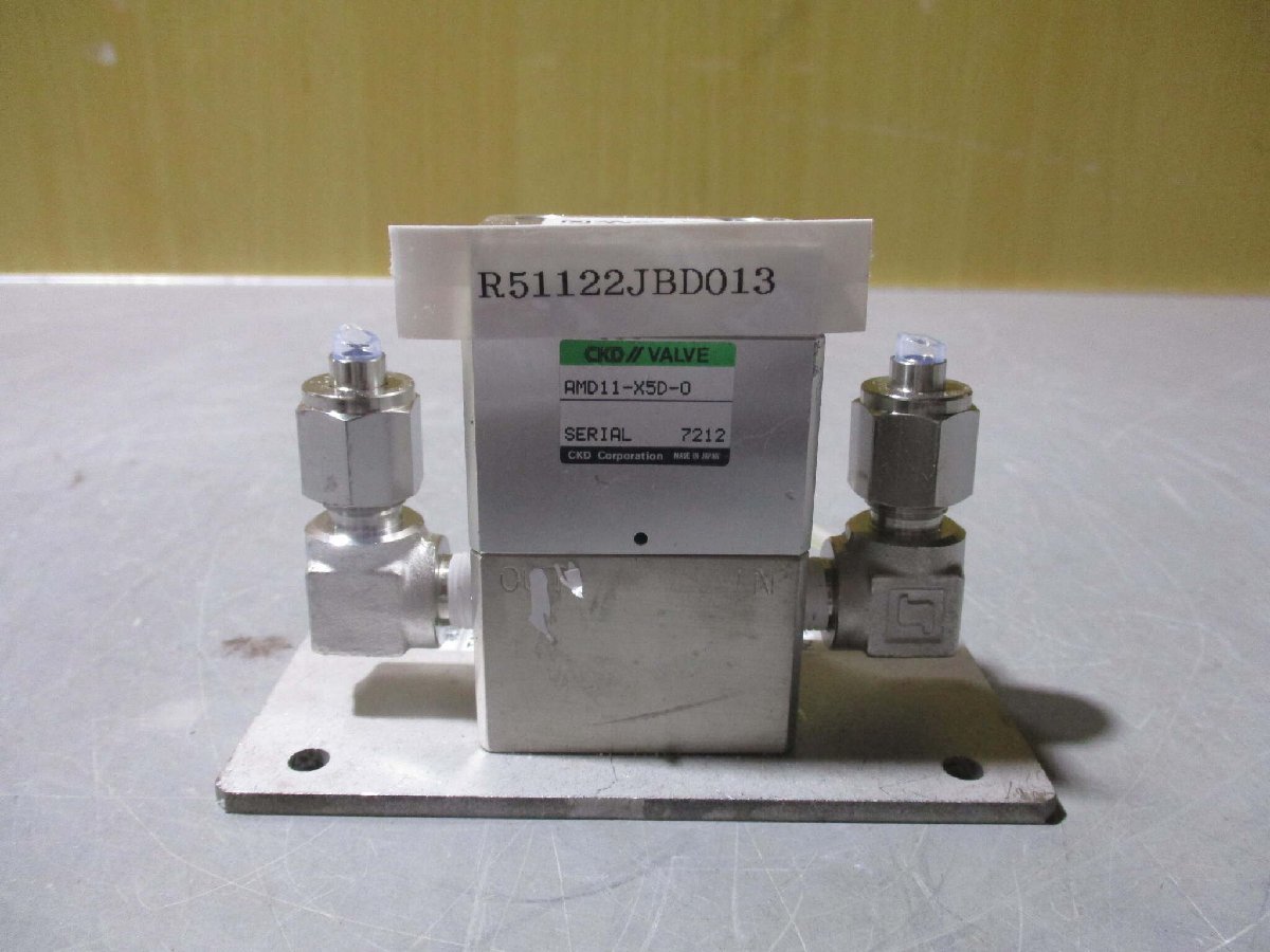 中古 CKD VALVE AMD11-X5D-O バルブ (R51122JBD013)_画像1