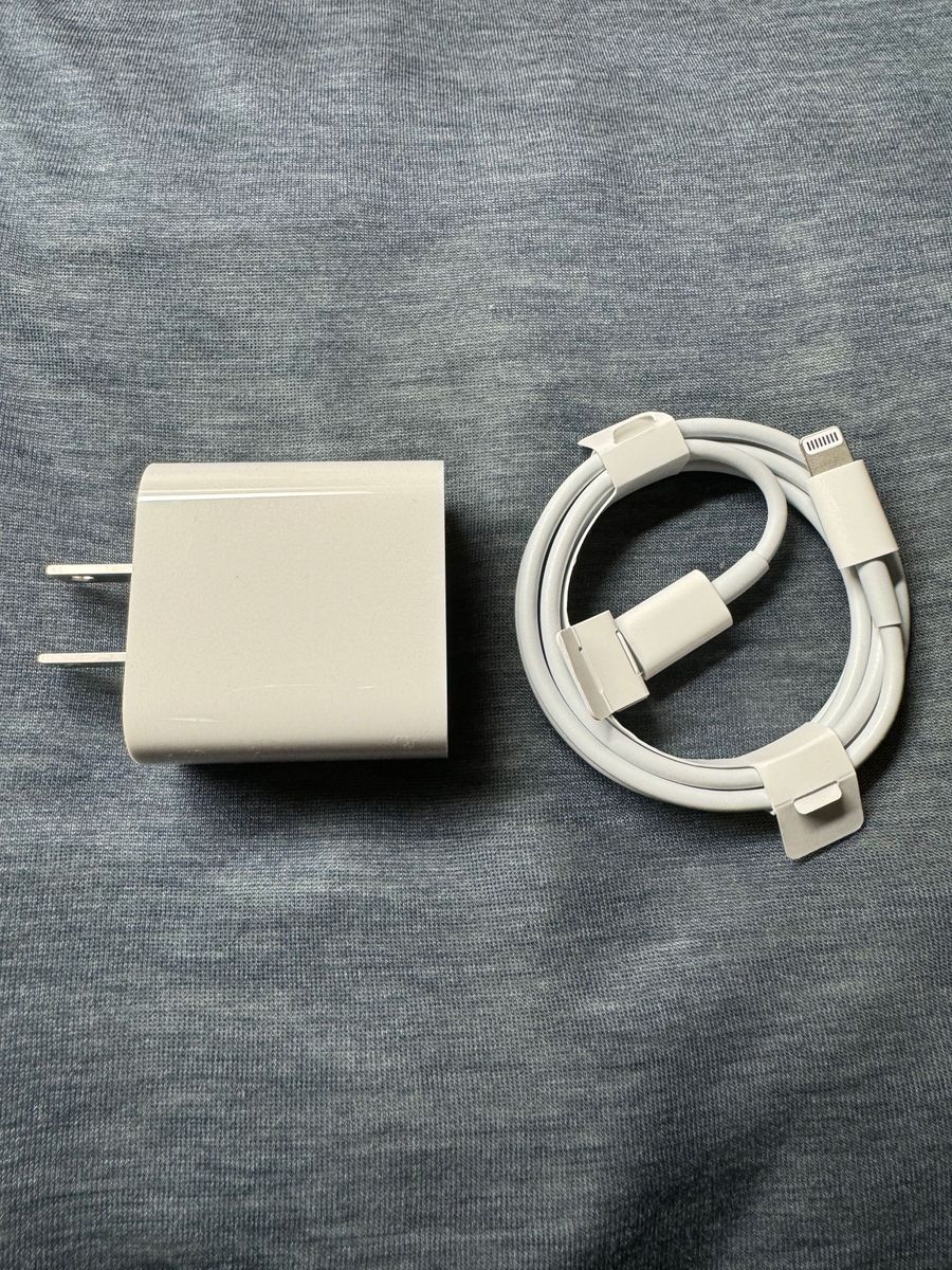Apple純正　20W USB-C電源アダプタ　新品Lightningケーブル付