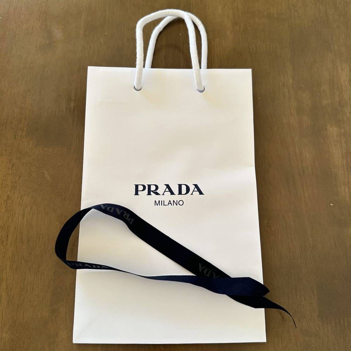 PRADA プラダ 紙袋 リボン付き 小サイズ ショッピングバッグ ショッパー ギフト プレゼント ラッピング ギフトバッグ 袋 即日発送可 新品_画像1