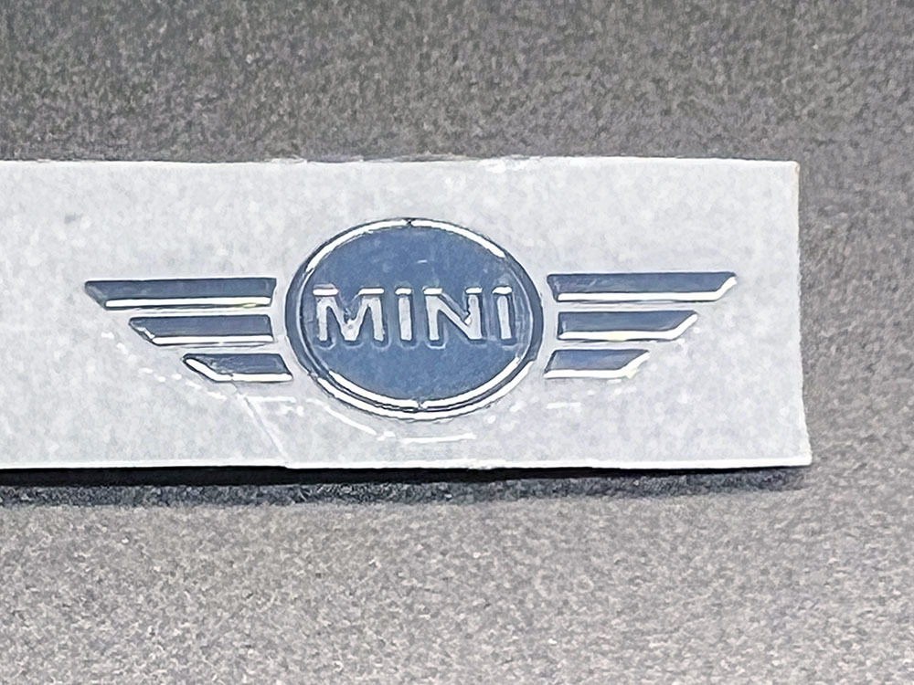 BMW mini ミニクーパーエンブレムロゴ　ミニメタルカッティングステッカー（未使用・送料無料）＊ラスト1枚_画像2