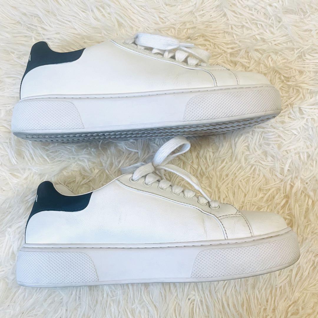 極美品 PRADA プラダ スニーカー ロー 26-26 5㎝ UK7 レザー 極美品 PRADA プラダ スニーカー ロー 26-26 5㎝ UK7 レザー