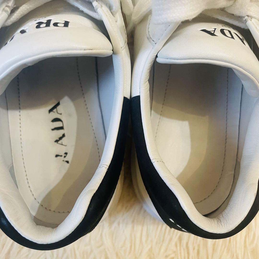 極美品 PRADA プラダ スニーカー ロー 26-26 5㎝ UK7 レザー 極美品 PRADA プラダ スニーカー ロー 26-26 5㎝ UK7 レザー