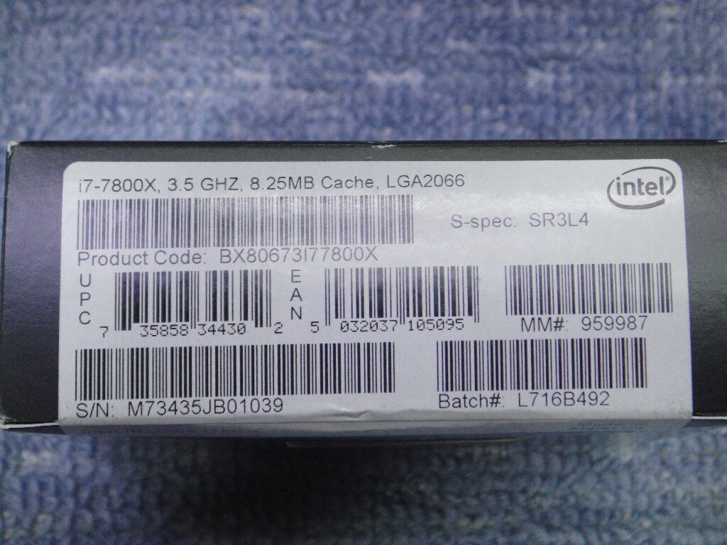 231205■Intel Core i7-7800X SR3L4 6C 3.5GHz 8.25MB 140W LGA2066 BX80673I77800X 中古 箱・ステッカー付属_画像6