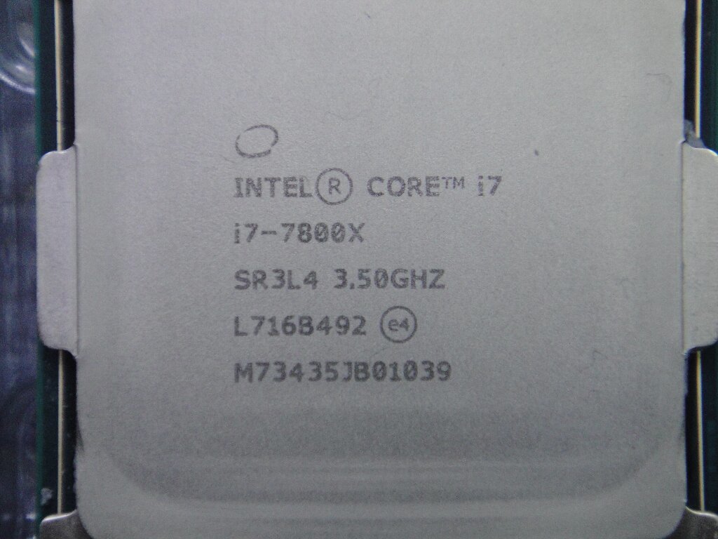 231205■Intel Core i7-7800X SR3L4 6C 3.5GHz 8.25MB 140W LGA2066 BX80673I77800X 中古 箱・ステッカー付属_画像4