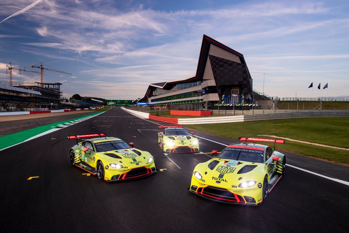 【ASTON MARTIN Racing】WECオフィシャル スウェットジャケット 紺 AMR【L】（検：WEC HACKETT LONDON アストンマーチン ルマン）_画像4