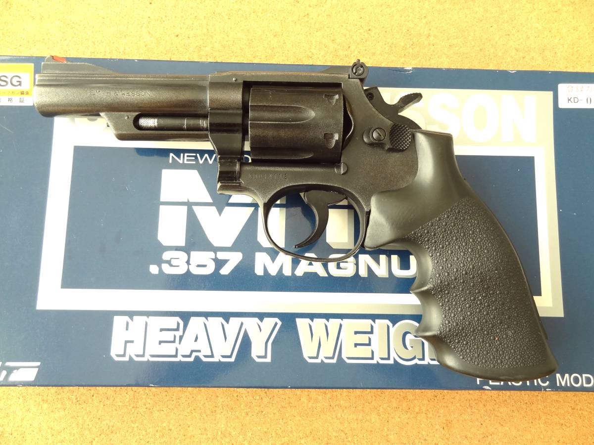 コクサイ　S＆W　M１９ 　SRHW（磁石のつく）　ホーグワンピースグリップ付　モデルガン_画像2