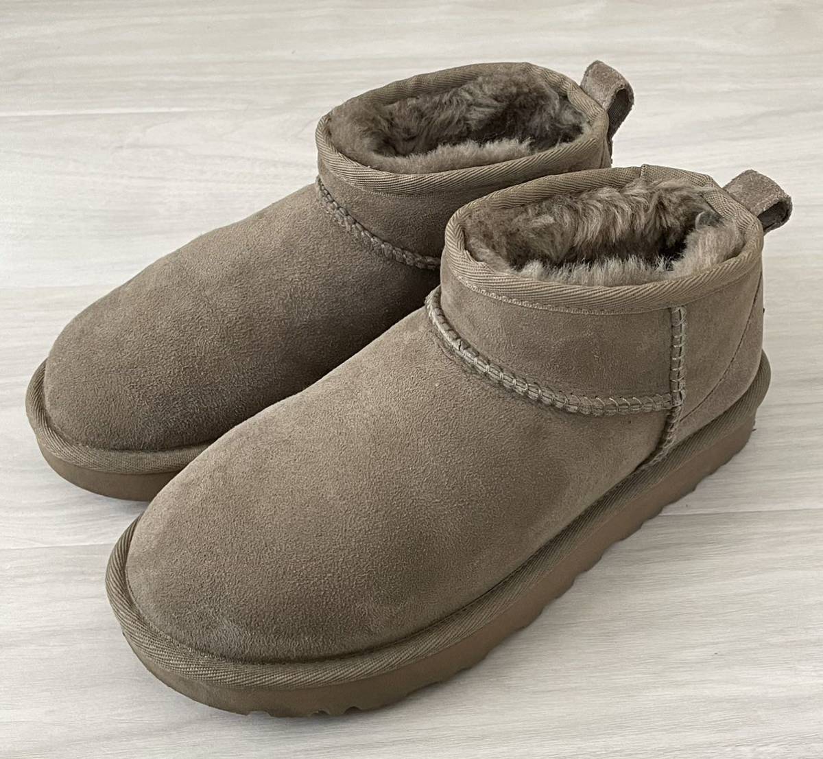 ■本物■UGG/アグ■クラシック ウルトラ ミニ ムートンブーツ■US6/23cm■アンティロープ◎_画像1